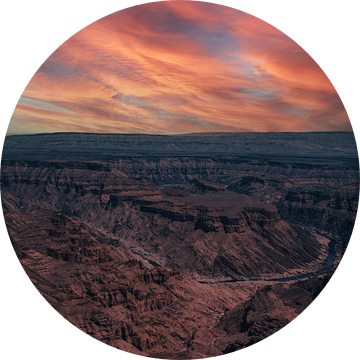 De Fish River Canyon bij zonsondergang in Namibië, Afrika van Patrick Groß