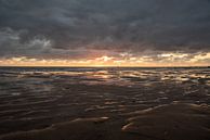 Zonsondergang aan zee I van Miranda Snoeijen thumbnail