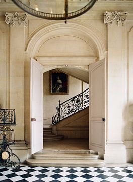 Chateau life in France, analoog gefotografeerd van Alexandra Vonk
