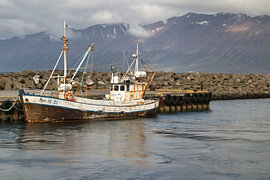 Alter rostiger Fischkutter von Steve Kitzmann