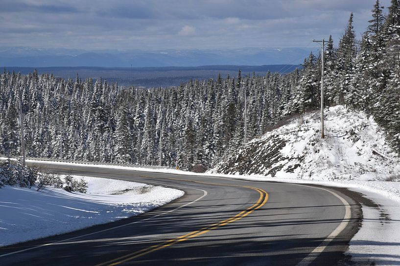 Eine Landstraße im Winter von Claude Laprise
