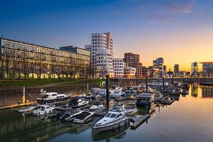 Ligne d'horizon du port de Düsseldorf, Allemagne