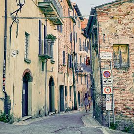 smalle straatjes karakteristiek voor Italië van eric van der eijk