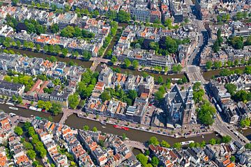 Vue aérienne de la Maison d'Anne Frank, de la Westerkerk, du Prinsengracht et du Keizersgracht.