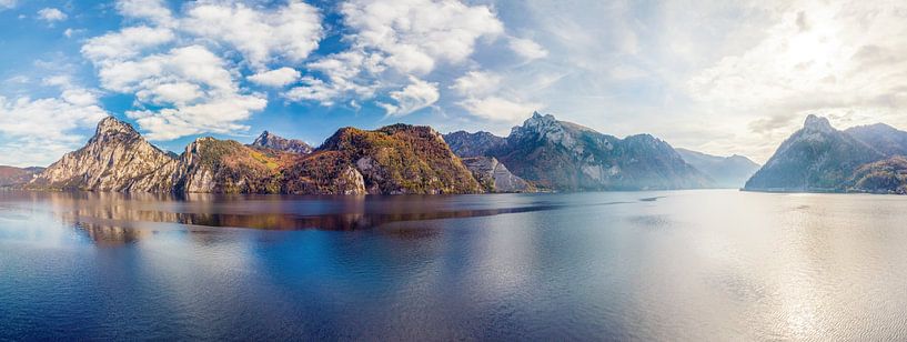 Traunsee bergketen van Silvio Schoisswohl