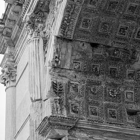 Arch of Titus (black and white) in Rome by David van der Kloos