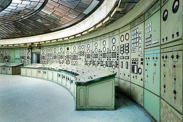 Verlassene Art-déco-Kontrollraum.