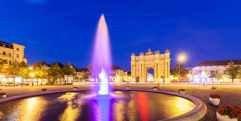 Porte de Brandebourg à Potsdam la nuit par Werner Dieterich