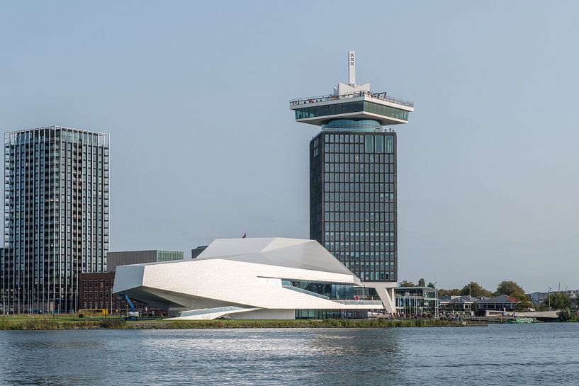 Le musée du film EYE et la tour d'Amsterdam par Wim Stolwerk