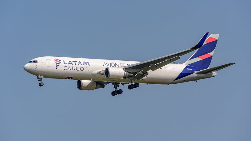Landung der LATAM Cargo Boeing 767-300. von Jaap van den Berg