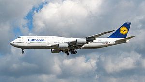Landung einer Lufthansa Boeing 747-8 Passagiermaschine.