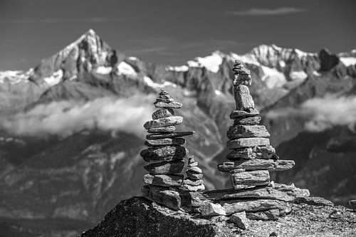 Steinmännchen vorm Bietschhorn, Wallis