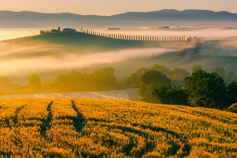 Sonnenaufgang Poggio Covili, Val d'Orcia, Toskana, Italien von Henk Meijer Photography