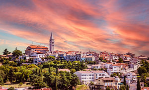 Panorama der Stadt Vrsar in Kroatien