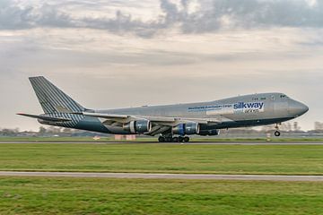 Silkway West Boeing 747-400F landt op Polderbaan. van Jaap van den Berg