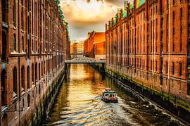 Architecture Speicherstadt et lancement dans la Kehrwiederfleet à Hambourg