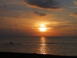 Nur ein paar Leute mehr. von Hans Heemsbergen