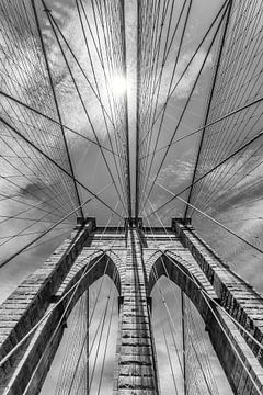 NEW YORK CITY Brooklyn Bridge im Detail | monochrom von Melanie Viola