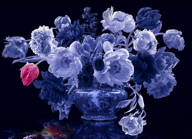 Still life 'Blooming Delfts Blue and Red by Willy Sengers