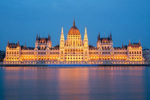 Parlamentsgebäude, Budapest, Ungarn l Reisefotografie von Lizzy Komen