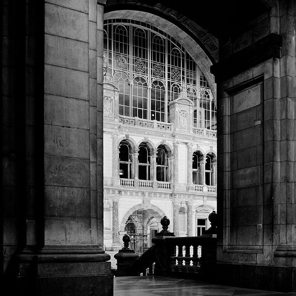 Centraal Station Antwerpen van Raoul Suermondt