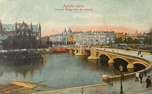 Le nouveau pont d'Amsterdam sur la rivière Amstel sur une carte postale