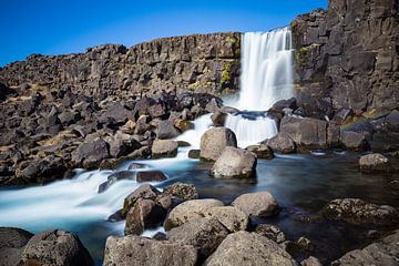 Oxararfoss waterval, thingvellir in IJsland van Chris Snoek