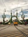 Boedapest - Liberty Bridge met historische tram van Carina Buchspies thumbnail