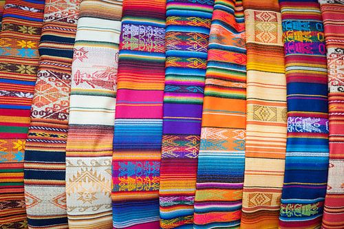 Kleurrijk stoffen Otavalo Ecuador