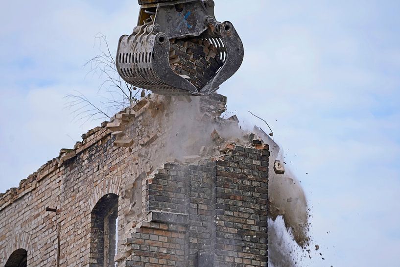Demolition of the storage building of the complex Böllberger Mühle in Halle by Babetts Bildergalerie