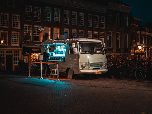 Tijd voor een ijsje op een zomeravond