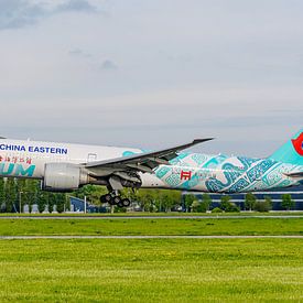 Passagierflugzeug vom Typ Boeing 777-300ER der China Eastern Airlines. von Jaap van den Berg