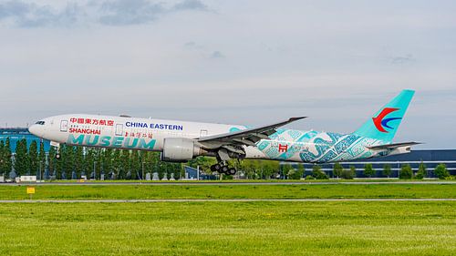 Avion de ligne Boeing 777-300ER de China Eastern Airlines.