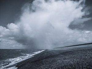 Dunkle Wolken über dem Wattenmeer
