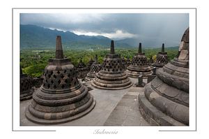 Onweer over Borobudur van Richard Wareham