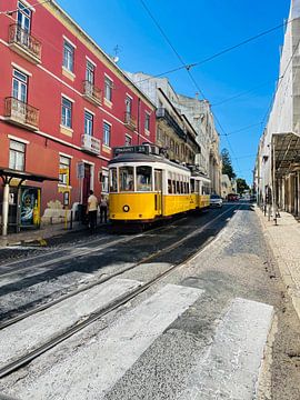Tram in Lissabon/Lisboa van Zoë Barreto