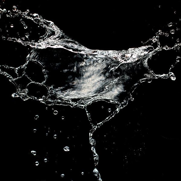 L'eau vole dans l'air par Andreas Hackl