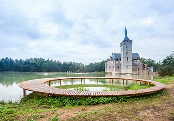 Het kasteel van Horst is een kasteel in Sint-Pieters-Rode van Marcel Derweduwen