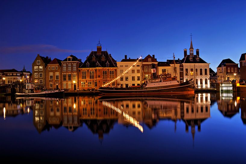 De Stadhuiskade in Maassluis van Charlene van Koesveld