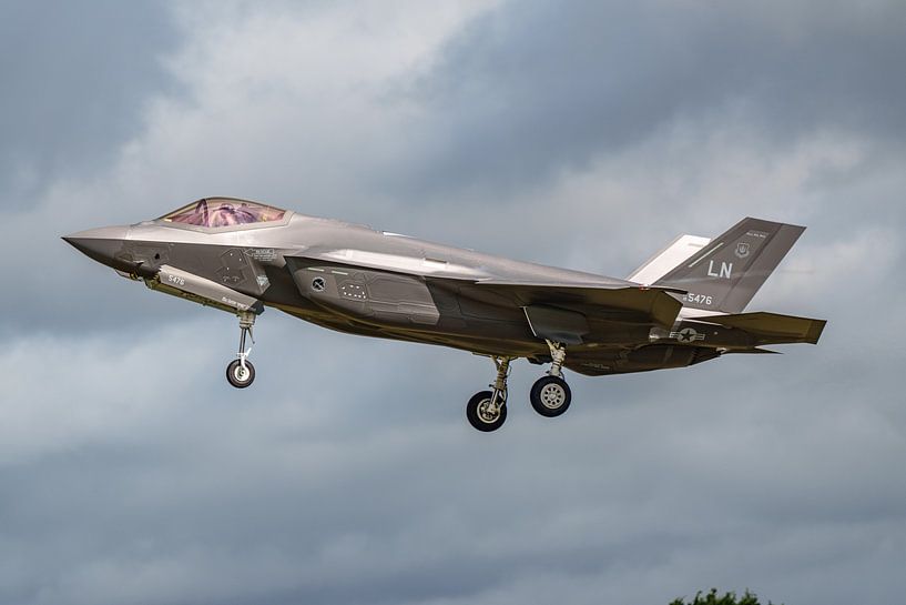Landing U.S. Air Force Lockheed Martin F-35 Lighting II. by Jaap van den Berg