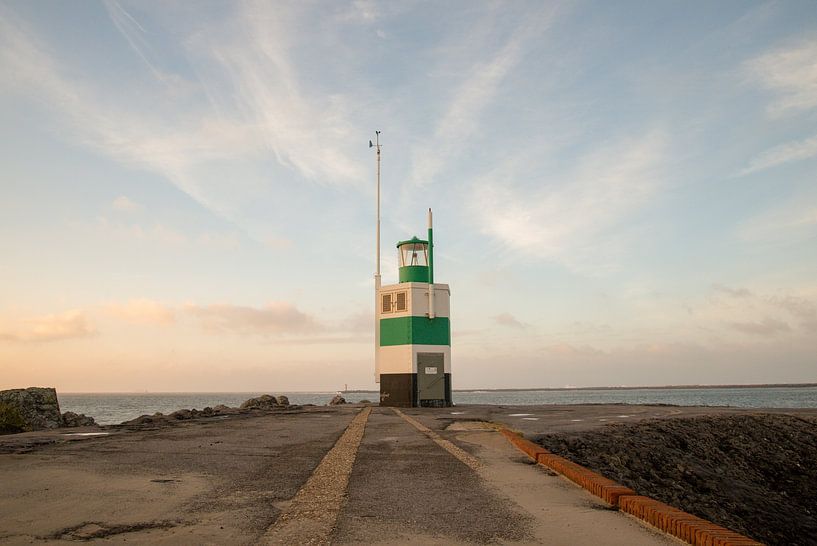 With sunset on the IJmuiden pier by Zaankanteropavontuur