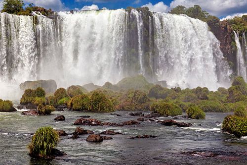 The Iguazu Falls between Argentina and Brazil