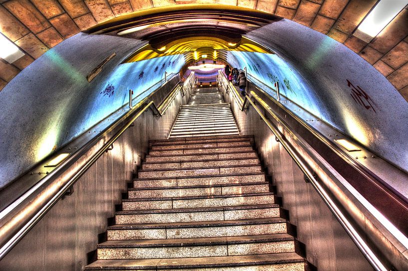 Escalier roulant du métro par Edgar Schermaul