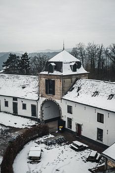 Winterse Herinnering: Het Tijdloze Karakter van Limburgse Architectuur