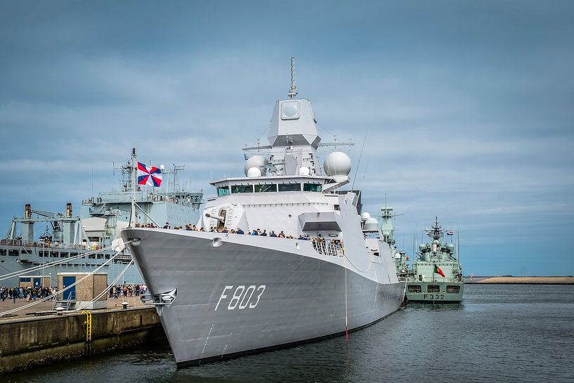 HNLMS Tromp (F803) by Bianca  Hinnen