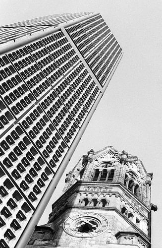 Gedächtniskirche Berlin architecture noir et blanc