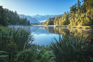 Nieuw-Zeeland Lake Matheson in het ochtendlicht van Jean Claude Castor