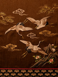 Traditioneller orientalischer Druck mit Kranichen in Stickmuster-Optik von Studio Pieternel
