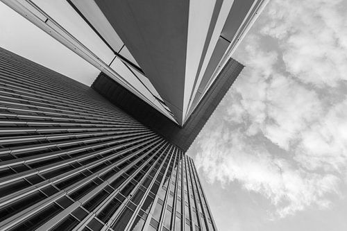 Het gebouw De Rotterdam op de Kop van Zuid in Rotterdam