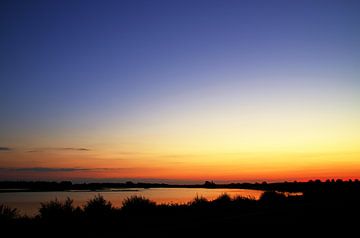 Zonsondergang Strijensas Zuid-Holland Nederland II von Watze D. de Haan